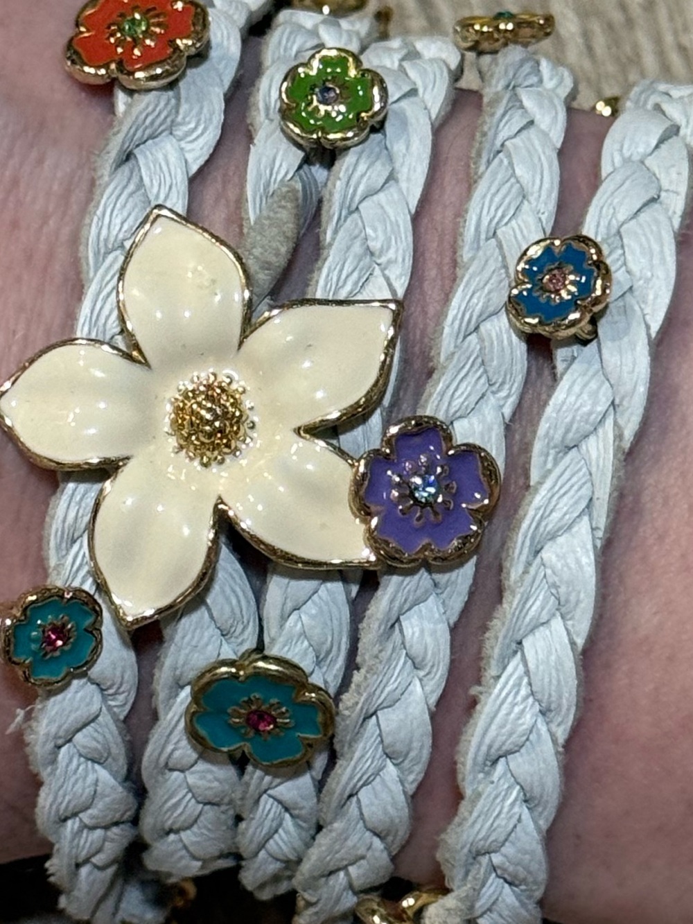 Kidada Disney Couture White Floral Braided Wrap Bracelet Suede Rare Y2K - Picture 3 of 11